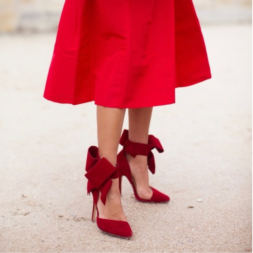 AMINAH ABDUL JILLIL Suede Bow Heels.